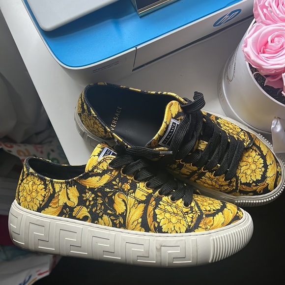 Versace Shoes - Versace Logo Jacquard Low-Top Sneakers